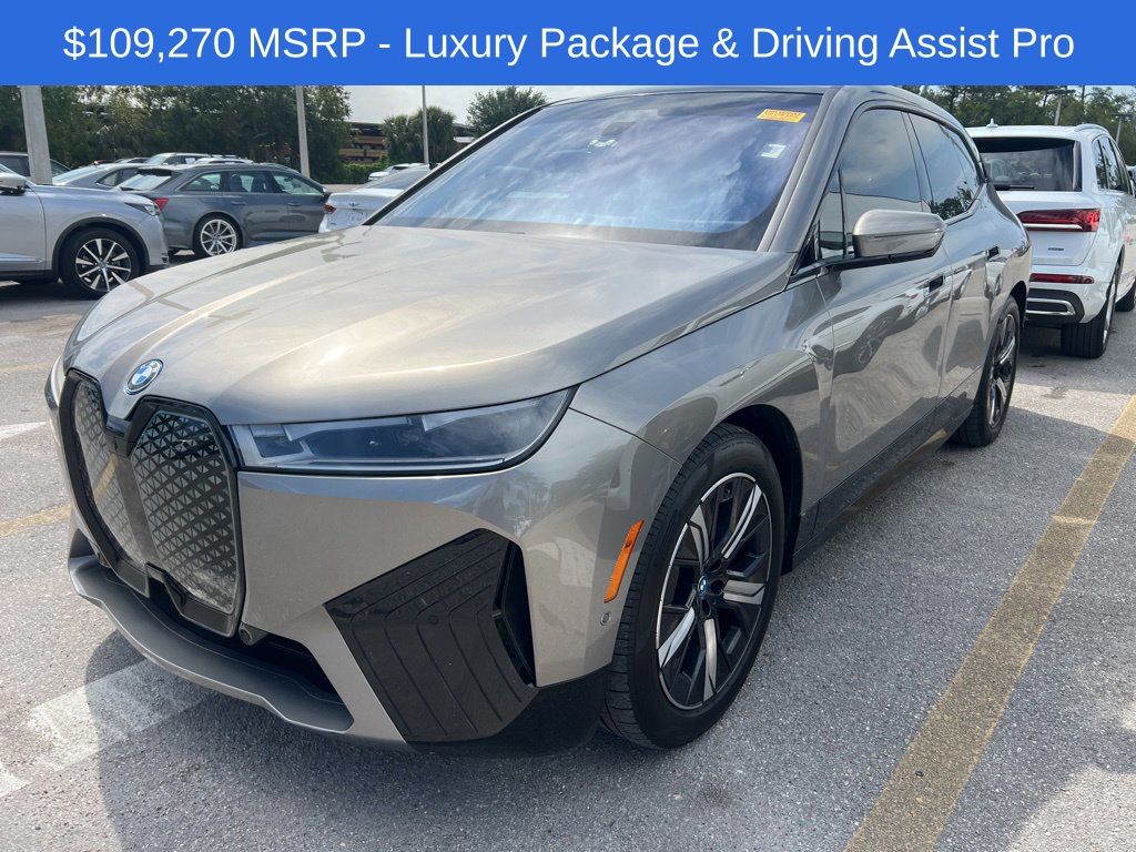 2023 BMW iX M60's photo