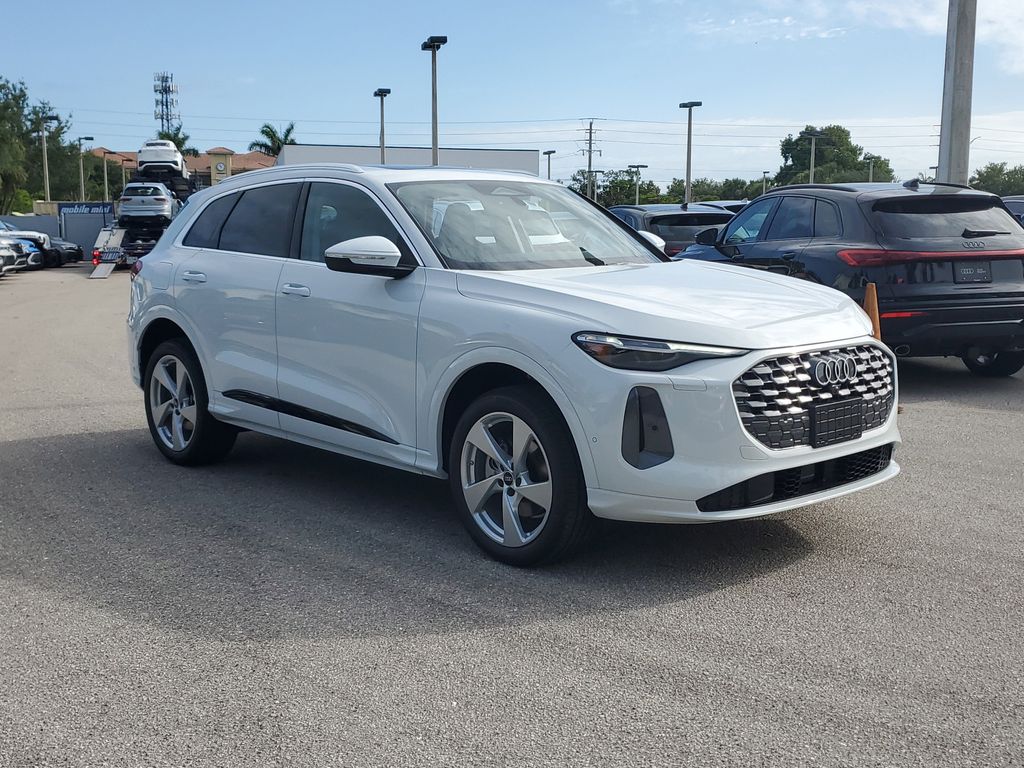 2026 Audi Q5 Premium Plus quattro's photo