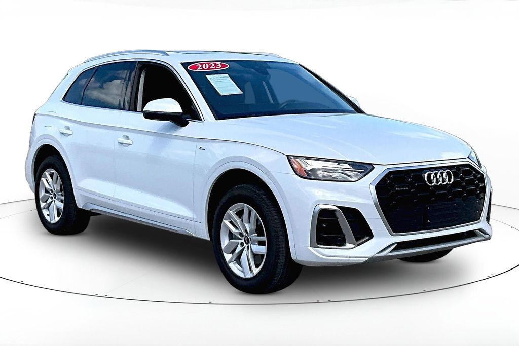2023 Audi Q5 45 Premium's photo