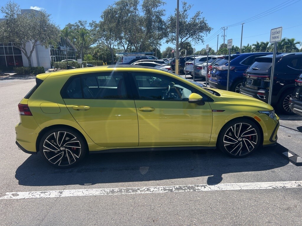 2022 Volkswagen Golf GTI Autobahn photo 3