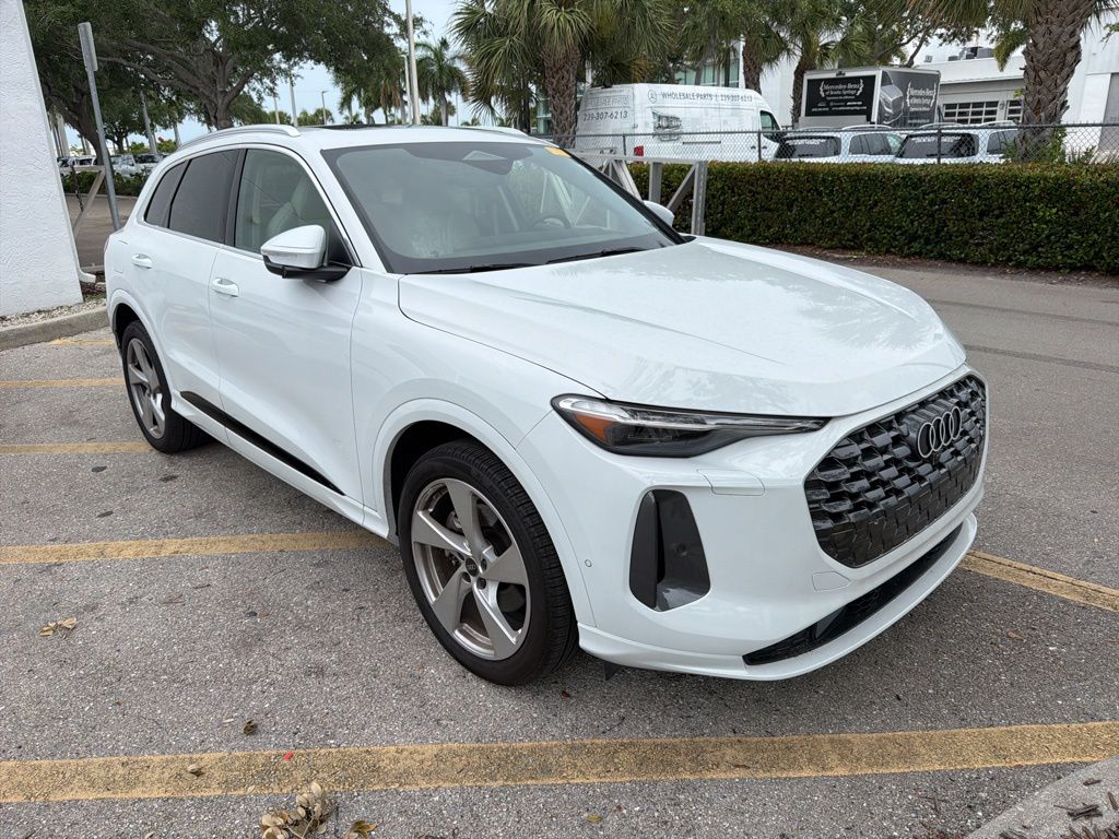 2025 Audi Q5 40 Prestige's photo