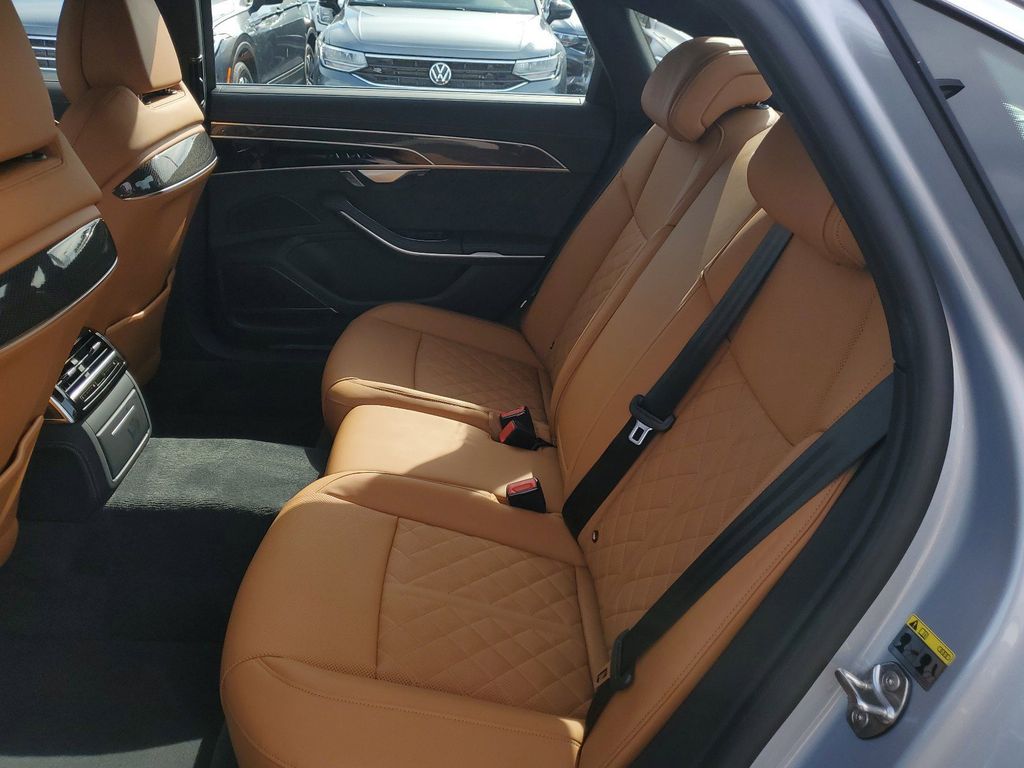 2025 Audi S8 Base - Photo 19