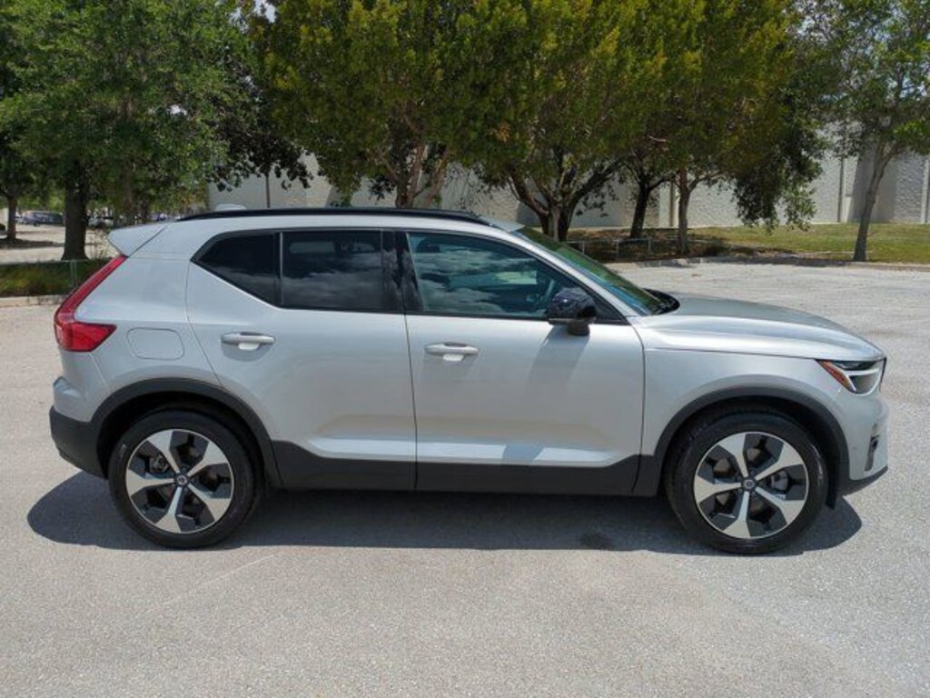 Used 2025 Volvo XC40 B5 Plus Dark Theme SUV