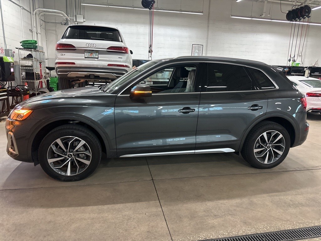 2023 Audi Q5 45 S line Premium Plus photo 3