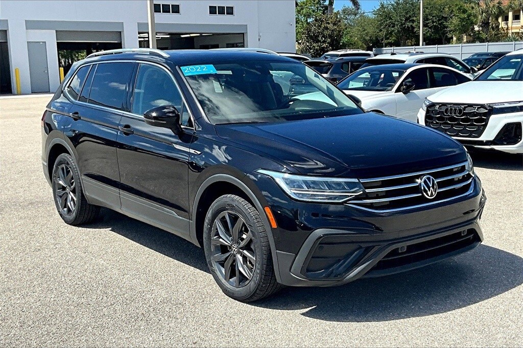 2022 Volkswagen Tiguan SE photo 2