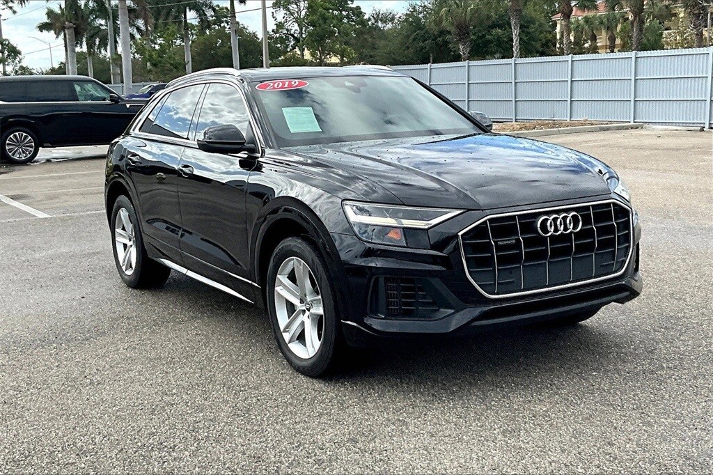 2019 Audi Q8 Premium photo 2
