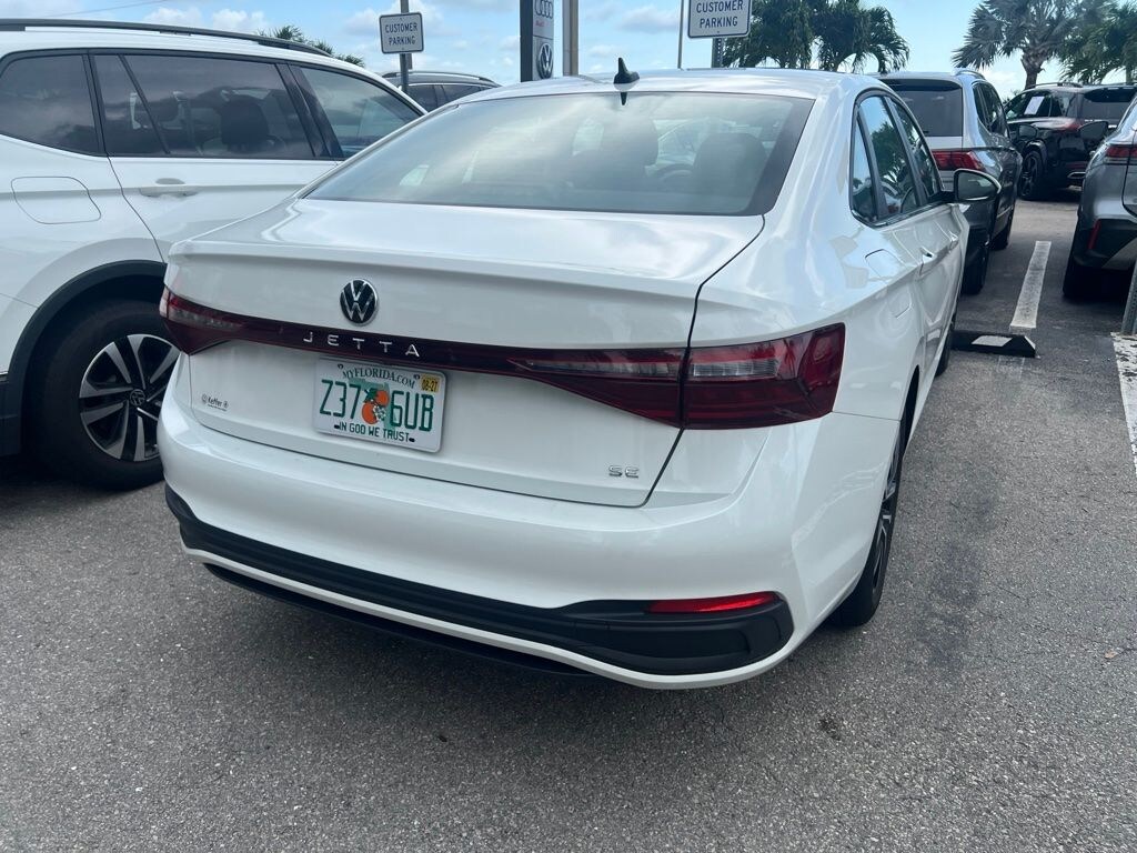 Certified 2025 Volkswagen Jetta 1.5T SE Sedan