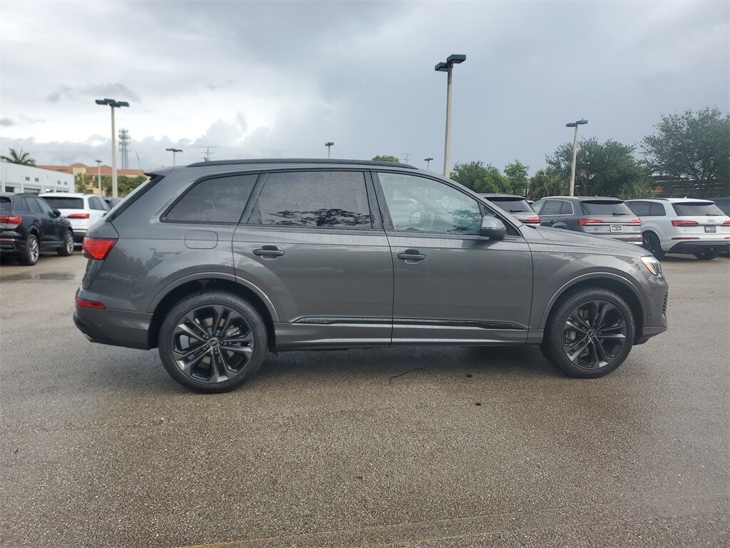 2025 Audi Q7 55 Premium Plus photo 4
