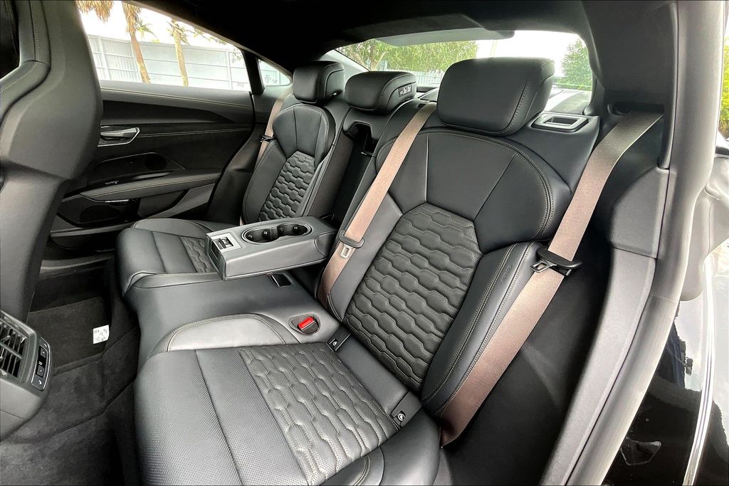 2026 Audi RS e-tron GT Performance Base - Photo 16