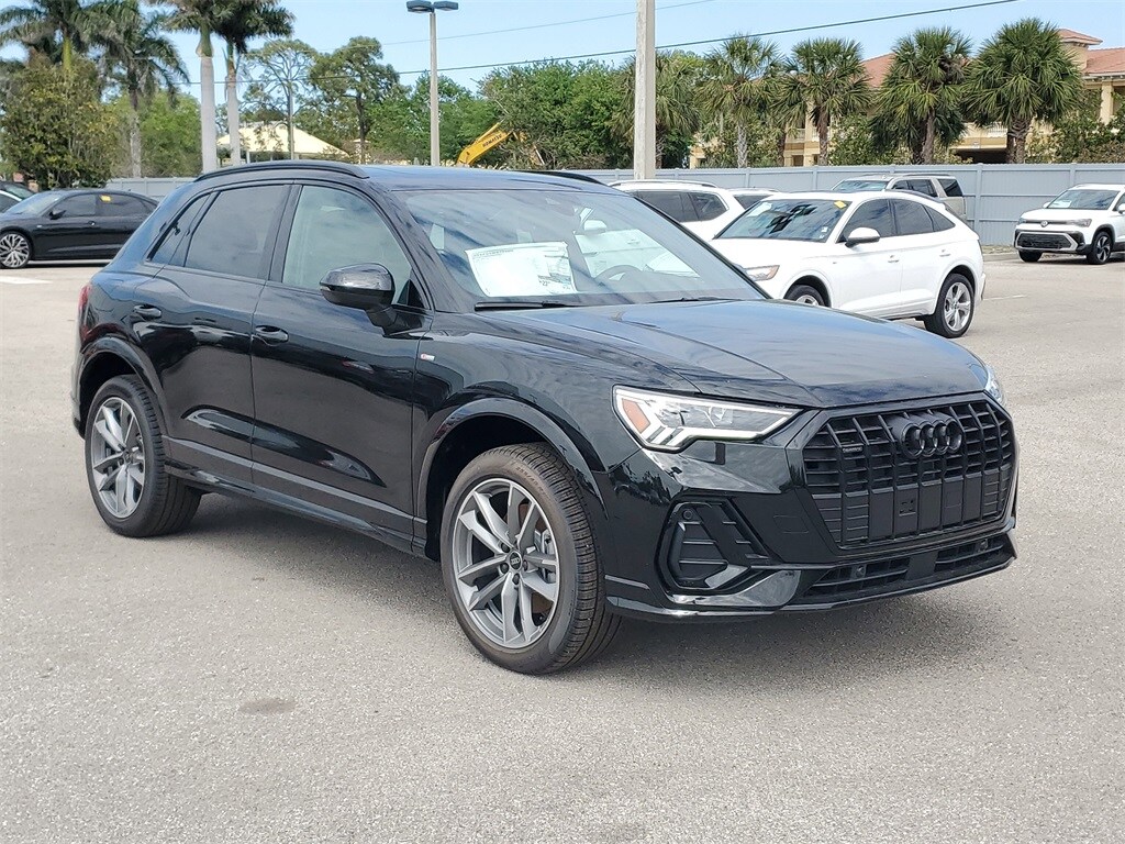 2025 Audi Q3 S line Premium photo 2