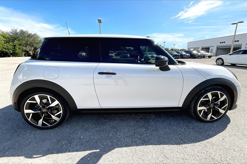 2025 Mini Cooper 2 Door Hardtop S photo 4