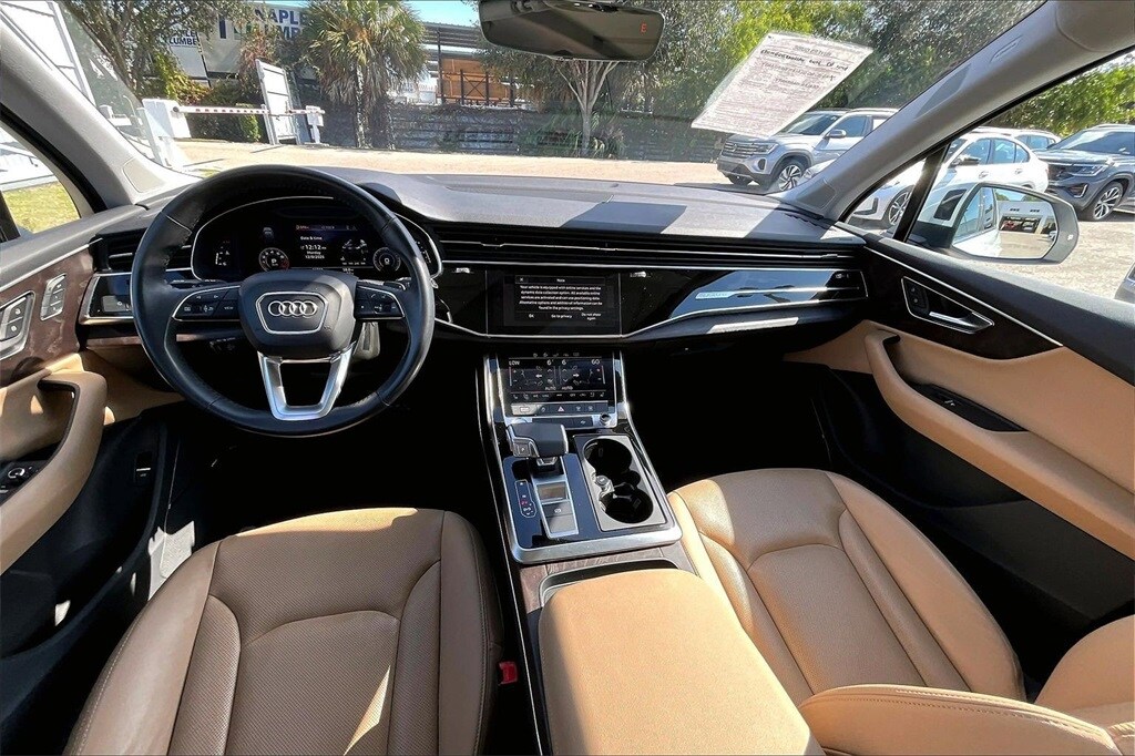 2020 Audi Q7 55 Premium Plus photo 3