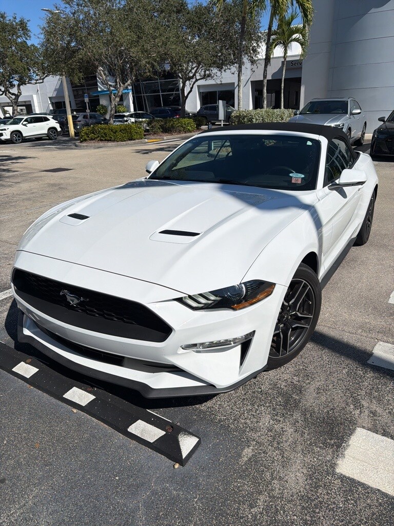 2020 Ford Mustang EcoBoost Premium photo 2