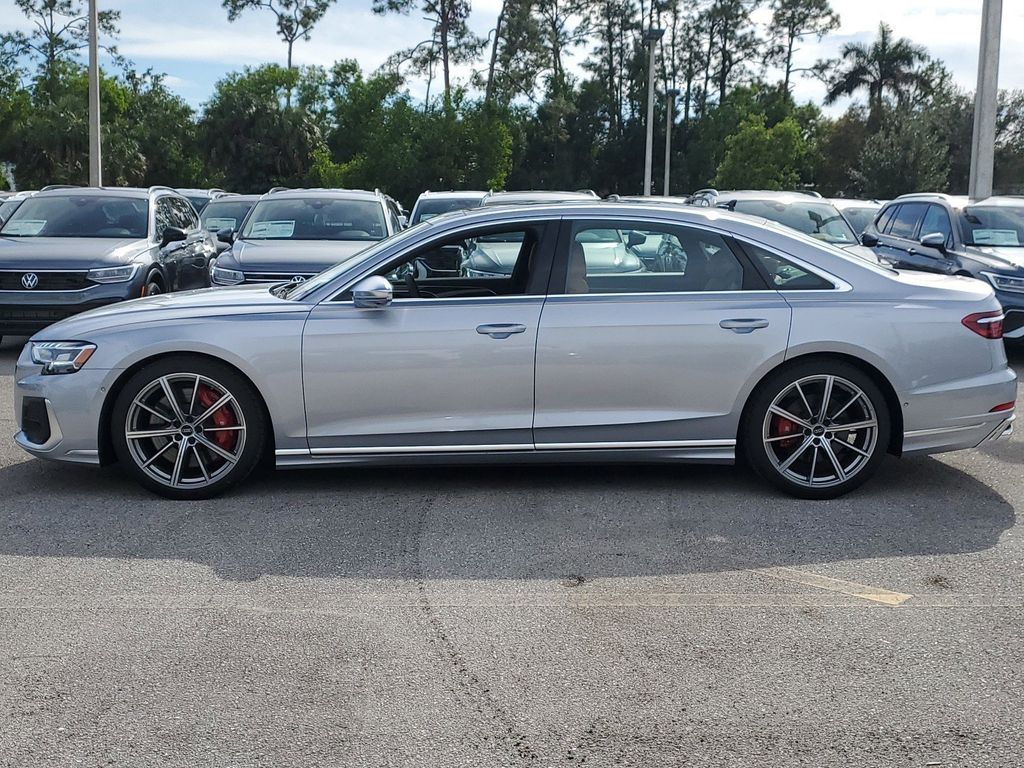 2025 Audi S8 Base - Photo 7