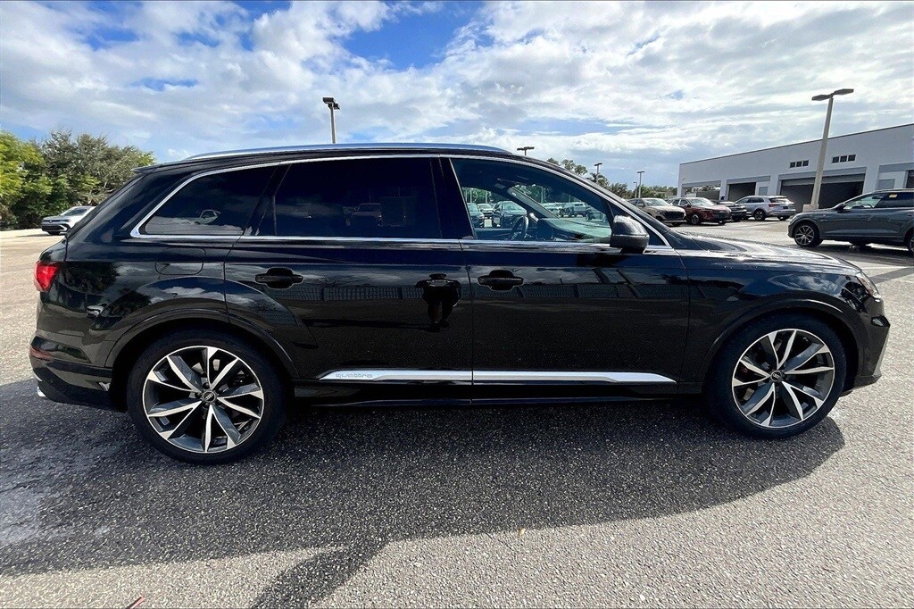 2022 Audi SQ7 Prestige photo 3