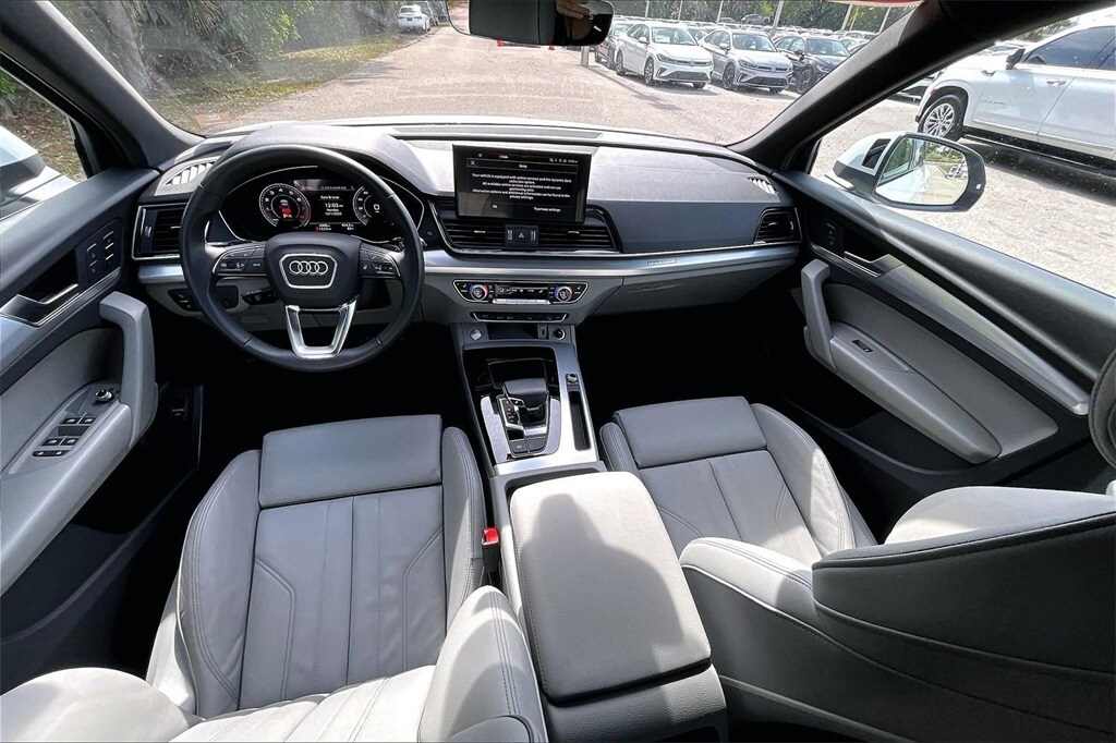 2025 Audi Q5 45 S line Premium photo 3