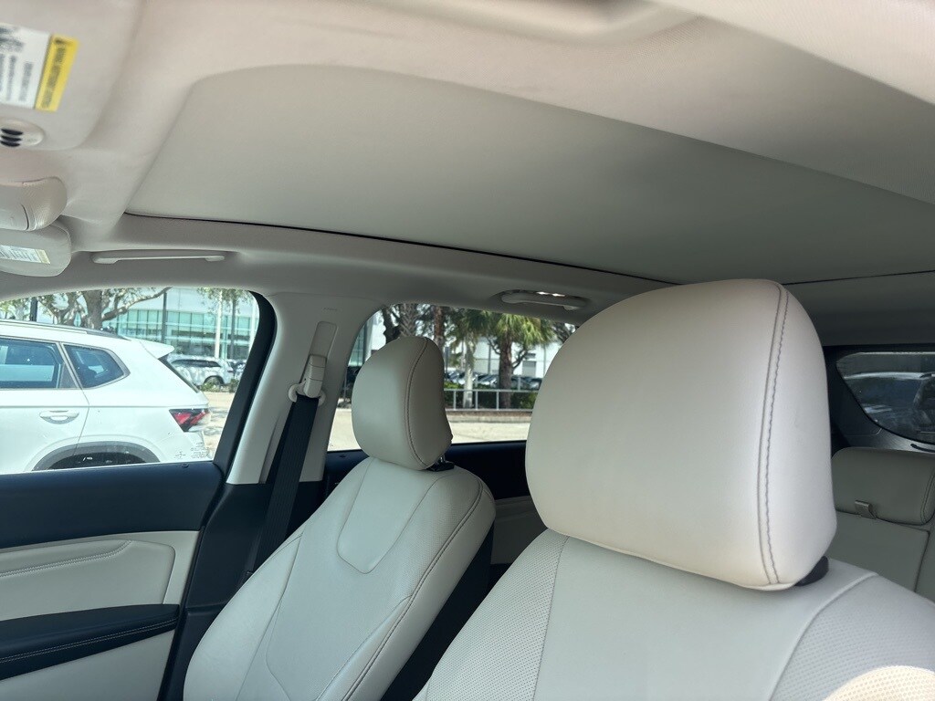2015 Ford Edge Titanium photo 4