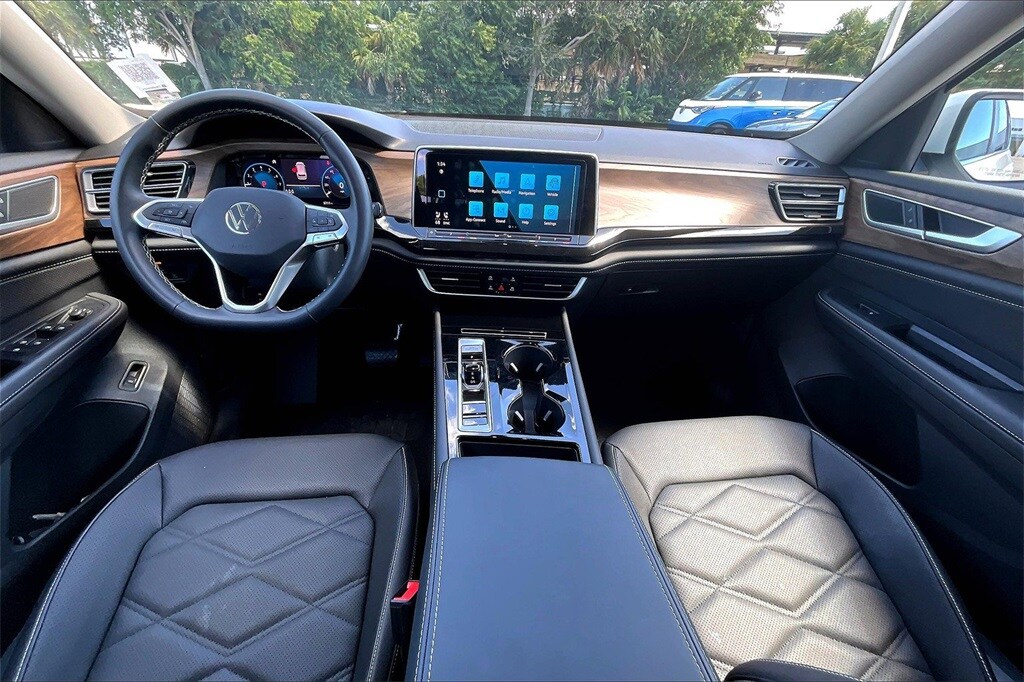 2025 Volkswagen Atlas SE Technology photo 3