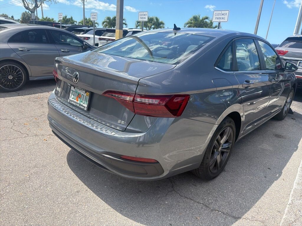 Certified 2023 Volkswagen Jetta 1.5T SE Sedan