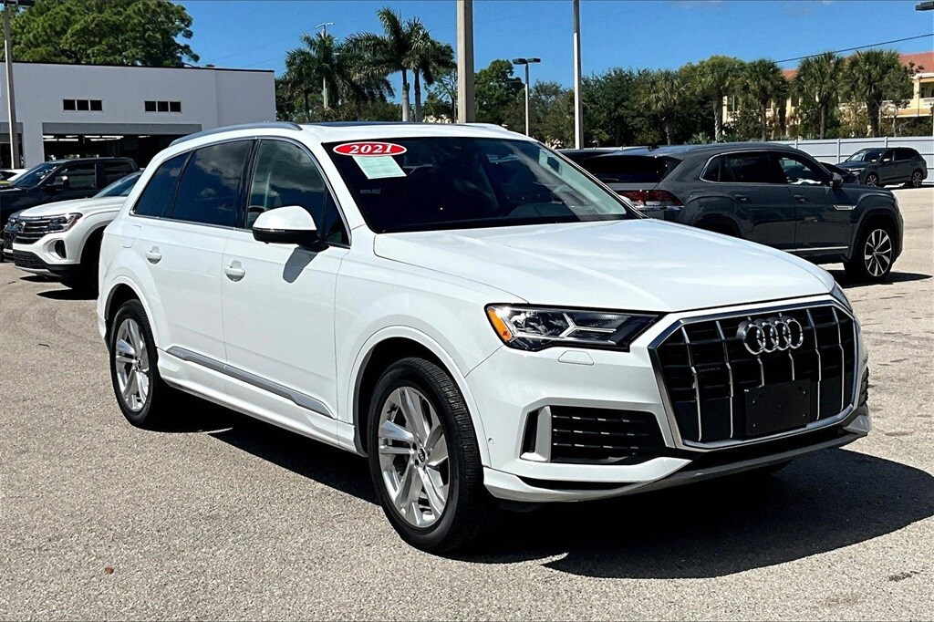2021 Audi Q7 55 Premium Plus photo 2