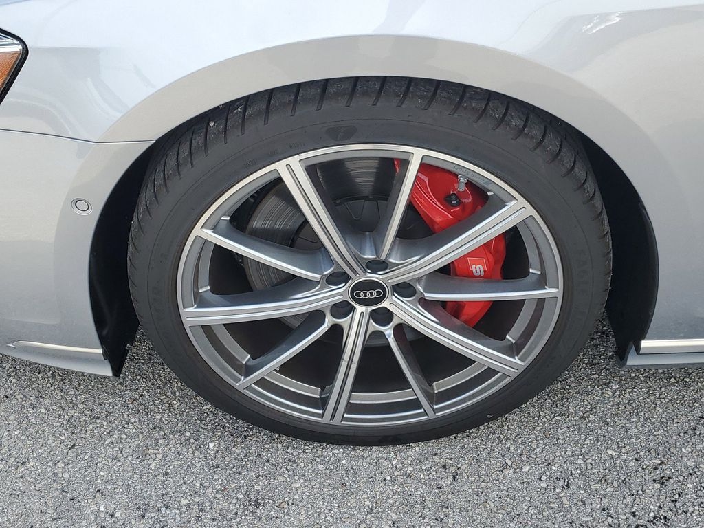 2025 Audi S8 Base - Photo 12