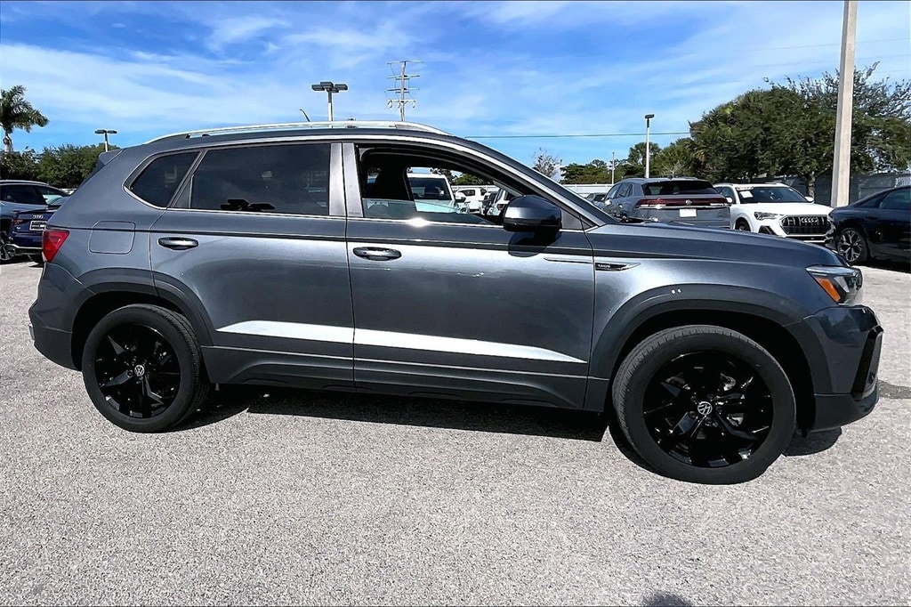Certified 2022 Volkswagen Taos 1.5T SE SUV