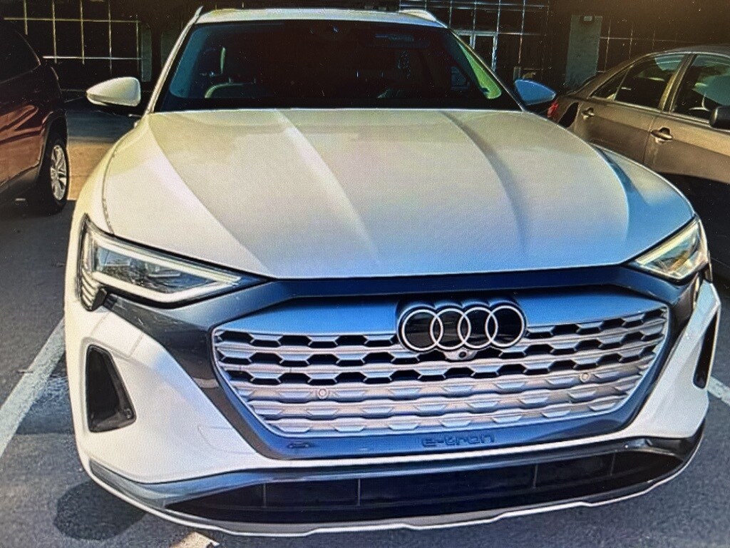 2024 Audi Q8 Premium photo 3