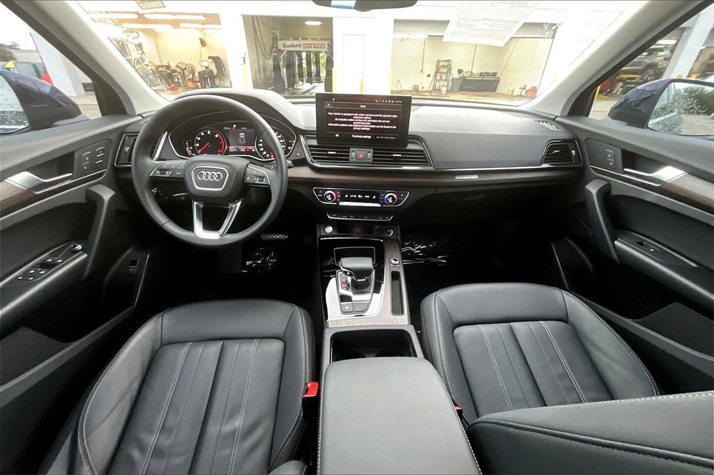 2022 Audi Q5 45 S line Premium photo 2