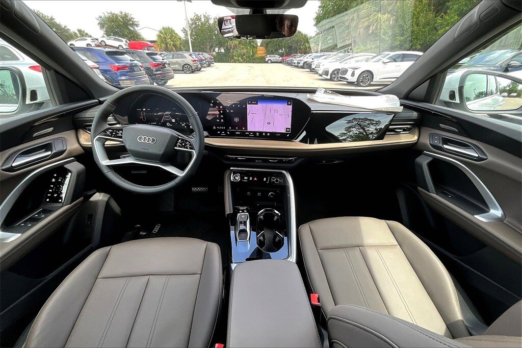 2025 Audi Q5 2.0T Premium Plus photo 3