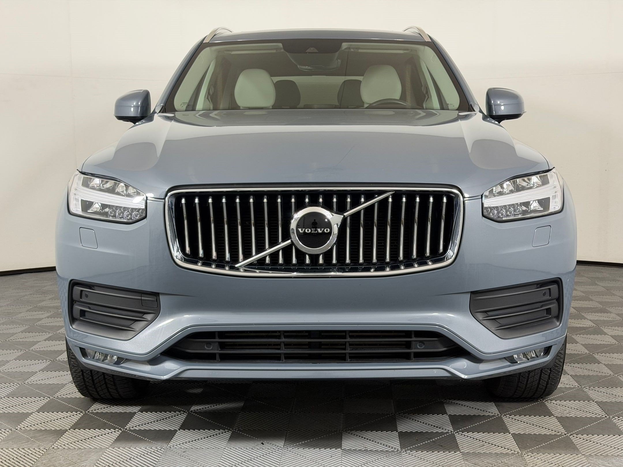 2021 Volvo XC90 Momentum SUV