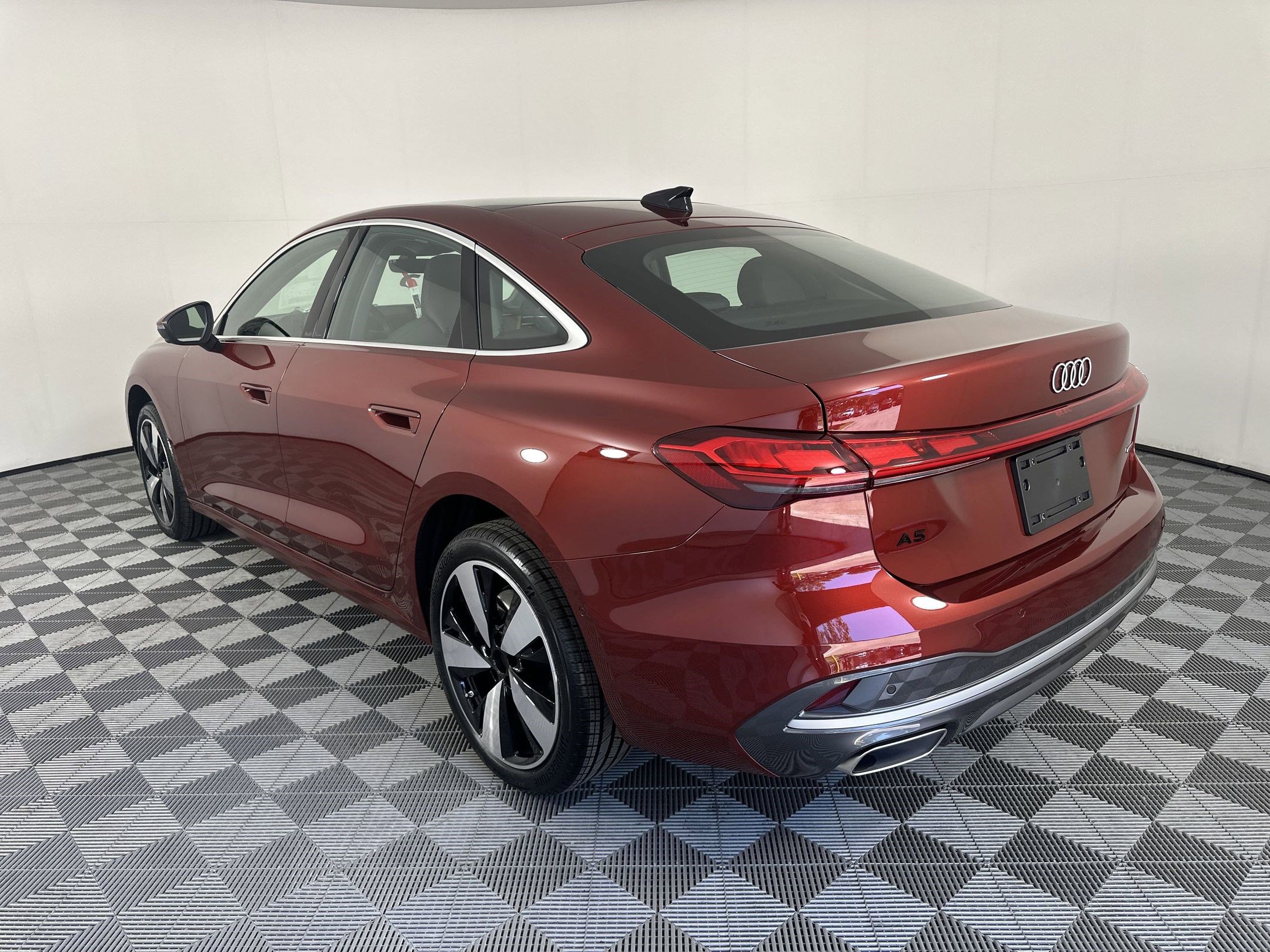 2025 Audi A5 2.0T Prestige photo 3