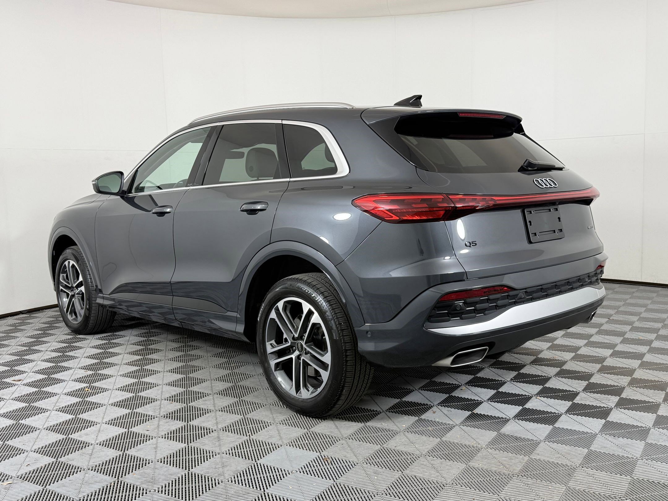 2025 Audi Q5 2.0T Premium photo 3