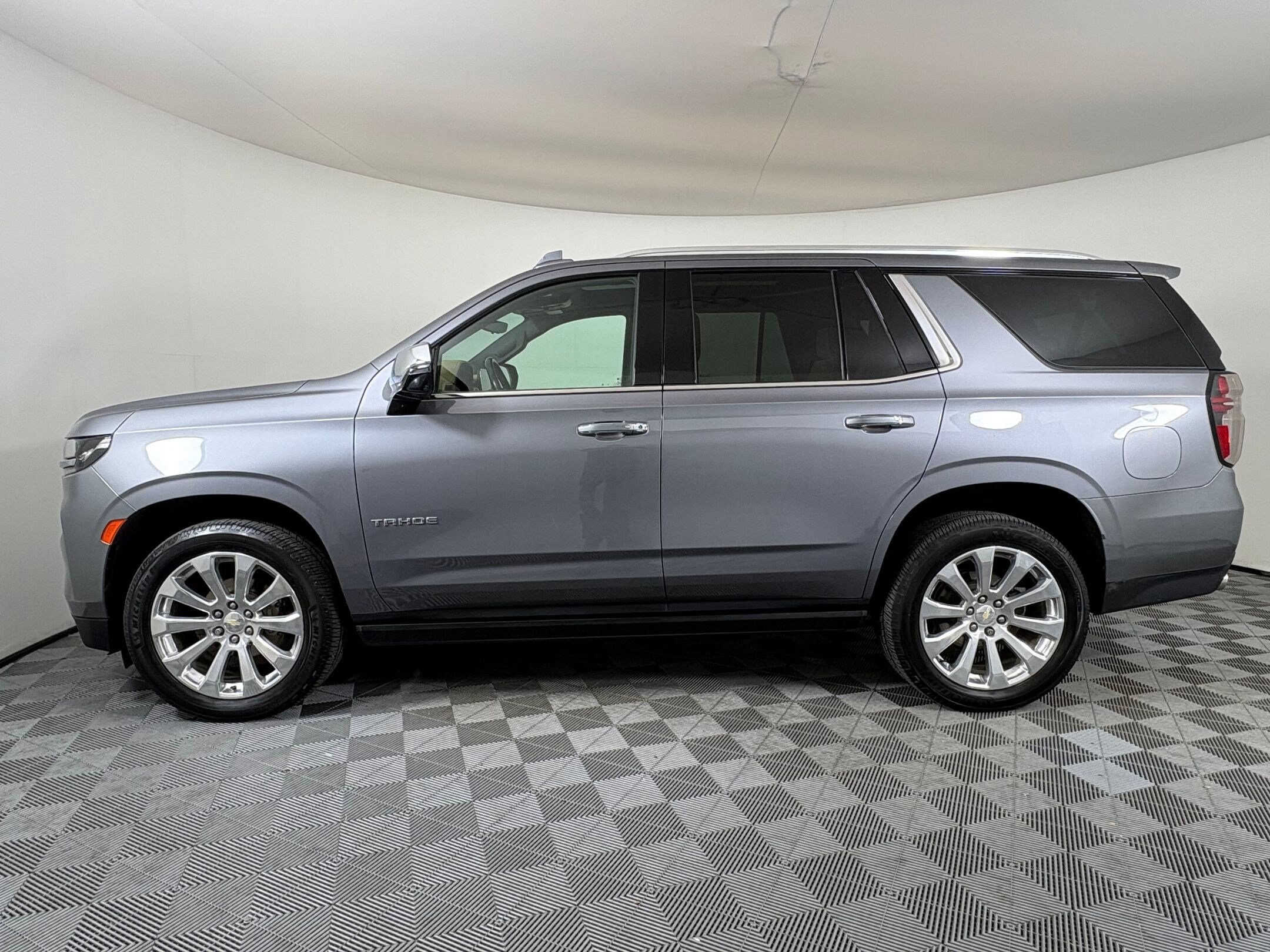 2022 Chevrolet Tahoe Premier photo 2
