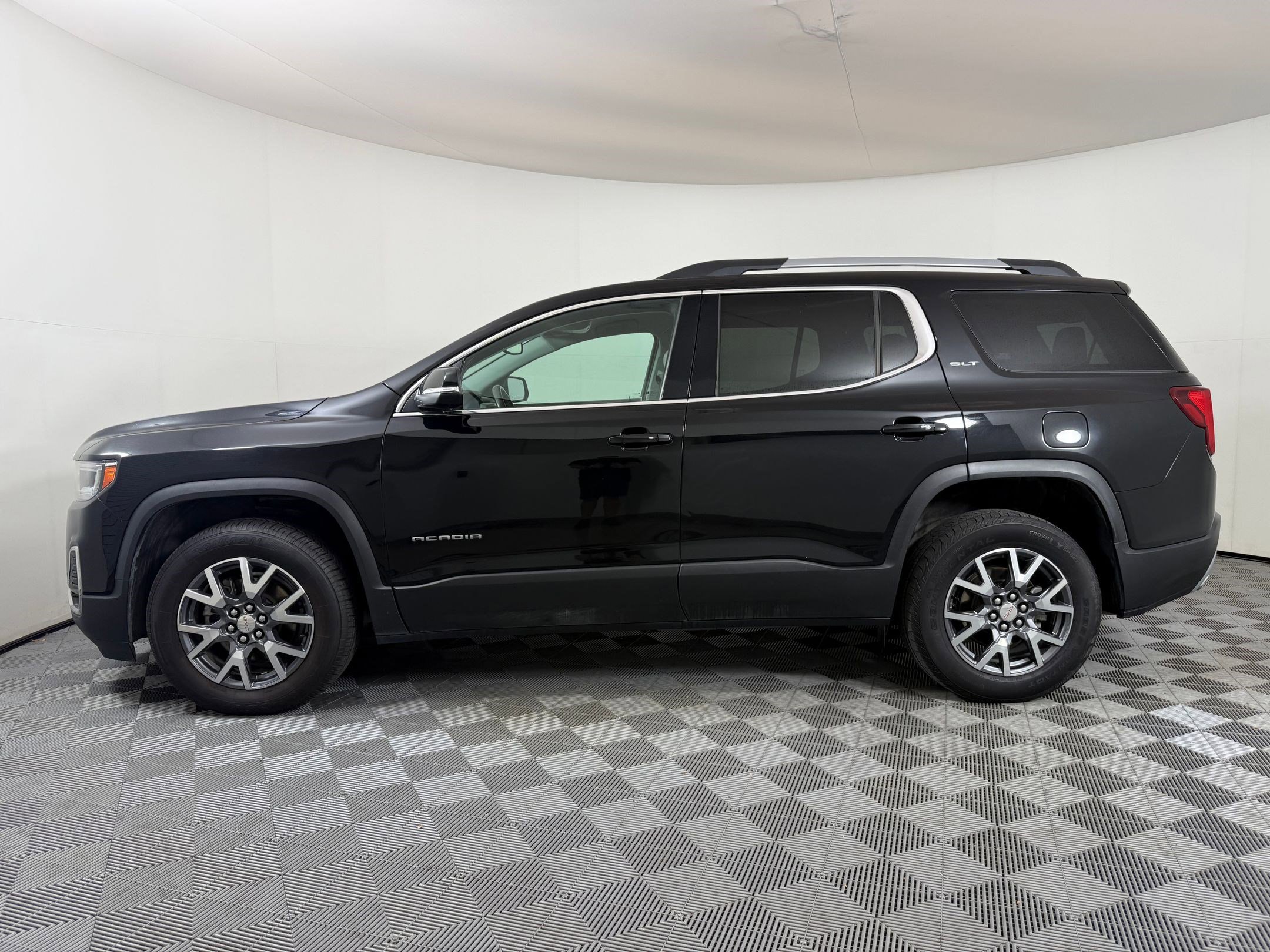 2023 Gmc Acadia SLT photo 2