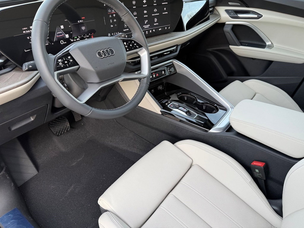 New 2025 Audi Q5 2.0T Premium Plus SUV
