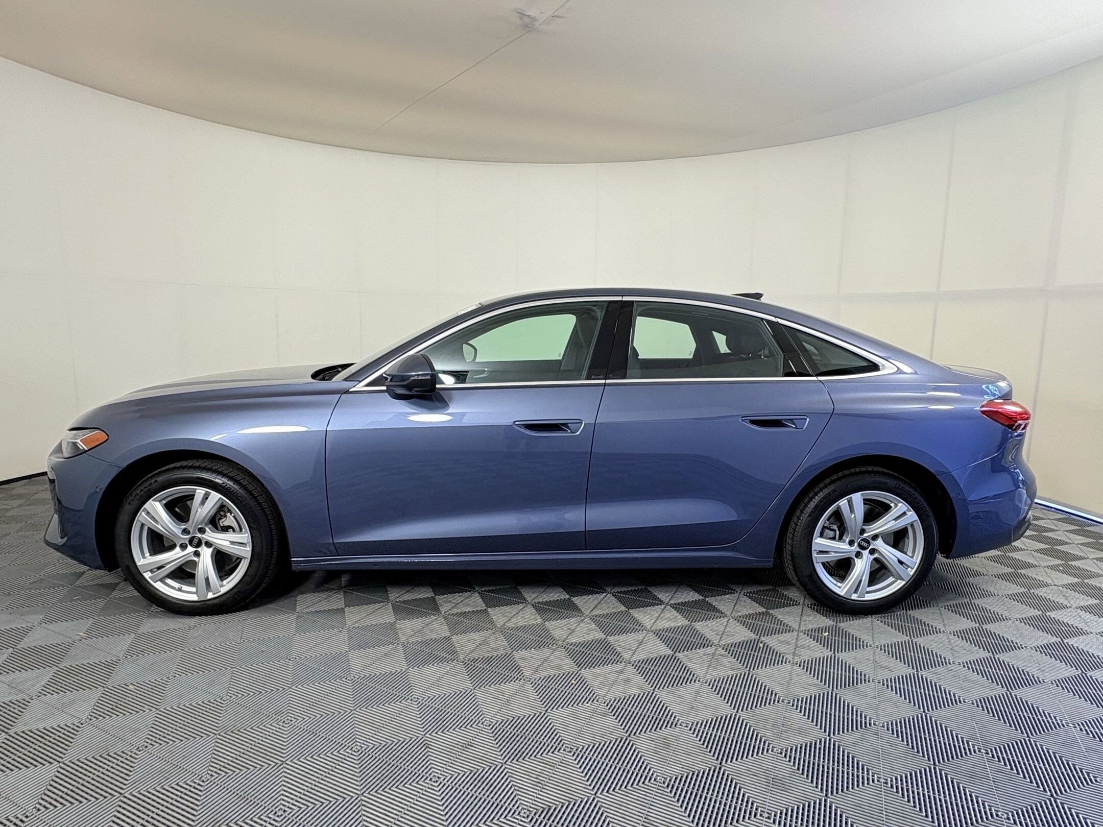 2025 Audi A5 2.0T Premium Plus photo 2