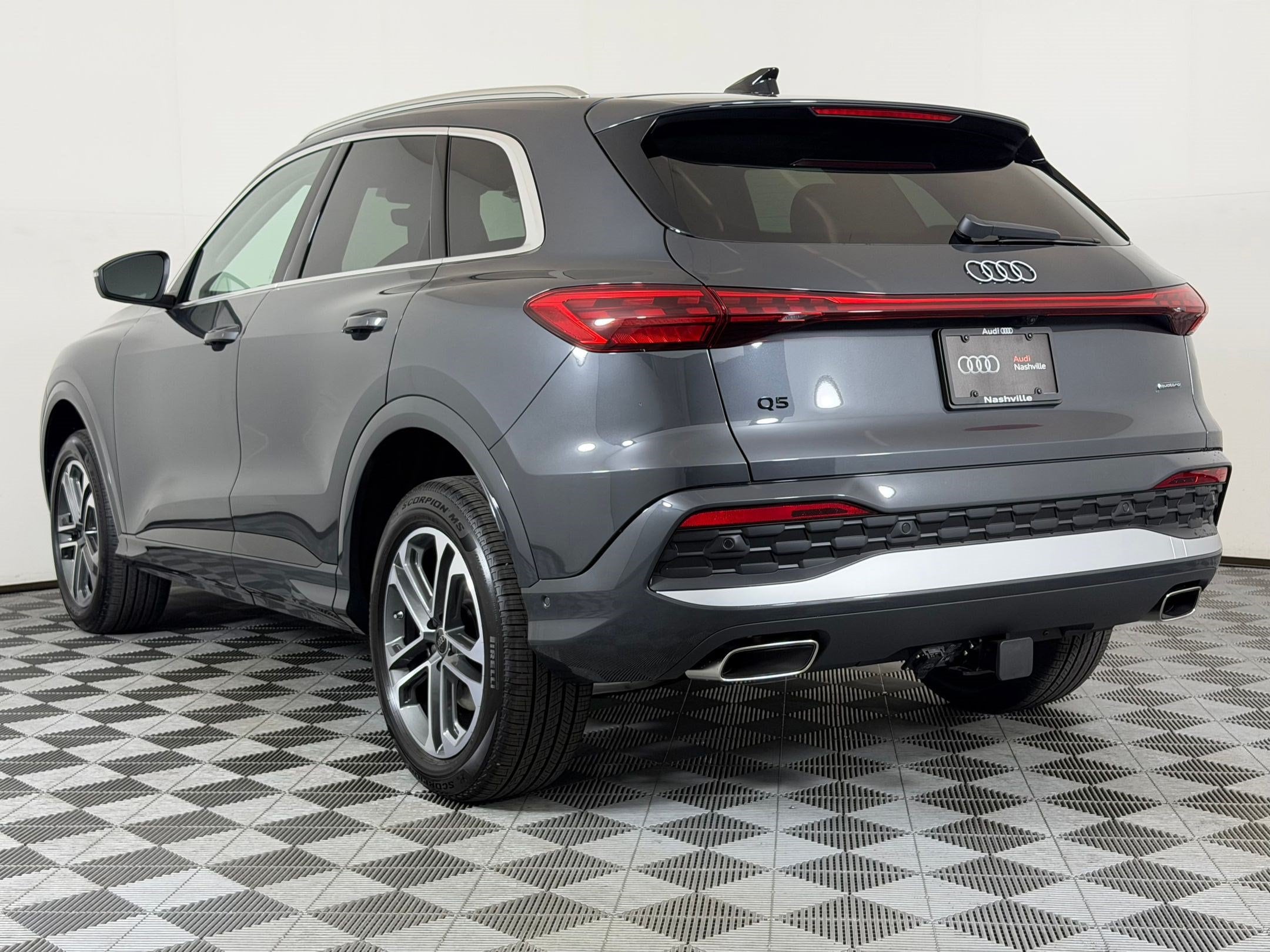 Q5 Premium Plus SUV
