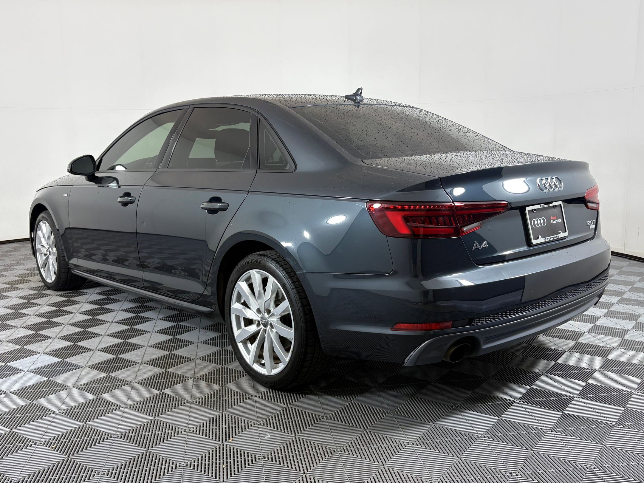 2018 Audi A4 Premium photo 3