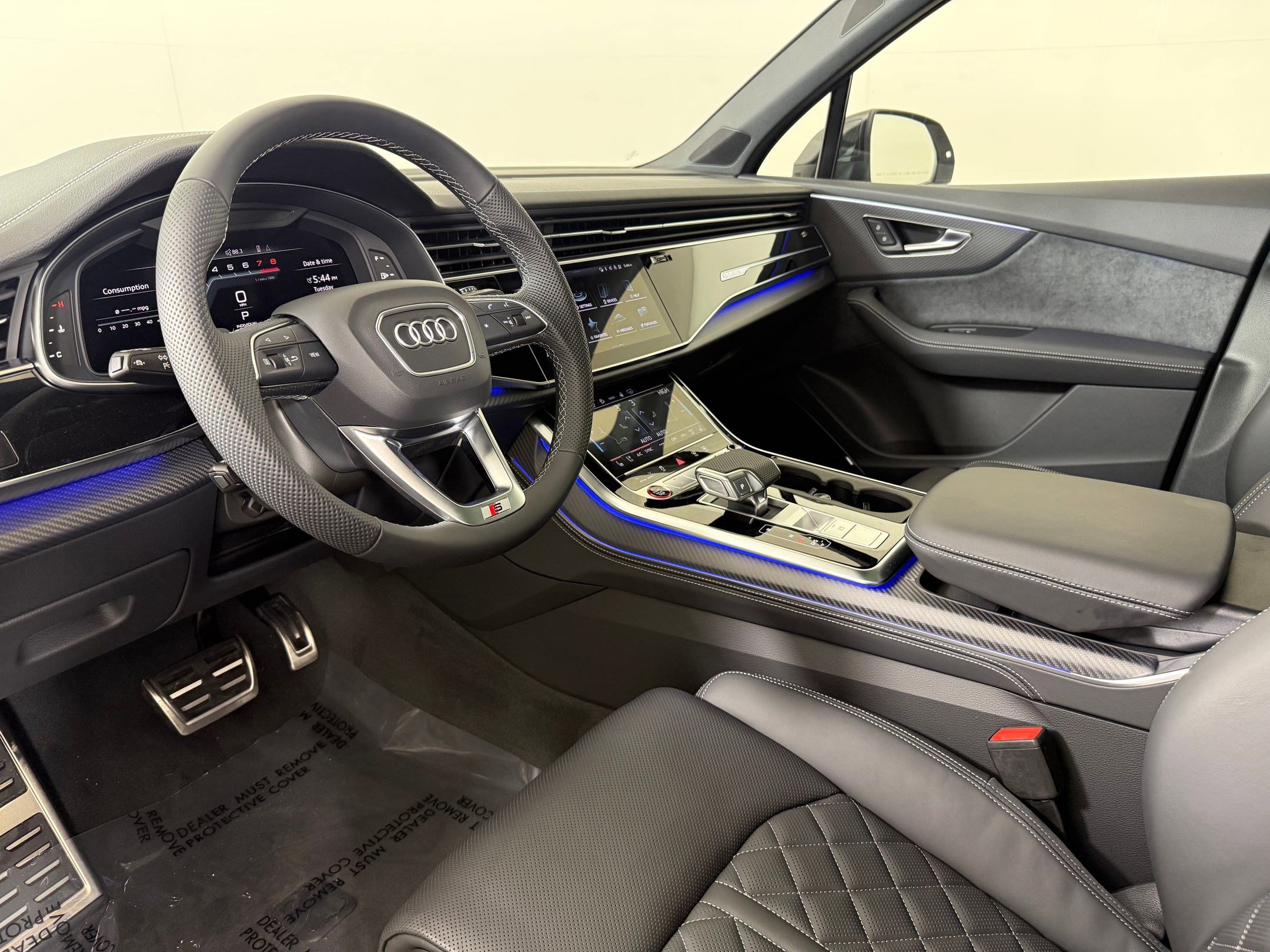 SQ7 Premium Plus SUV