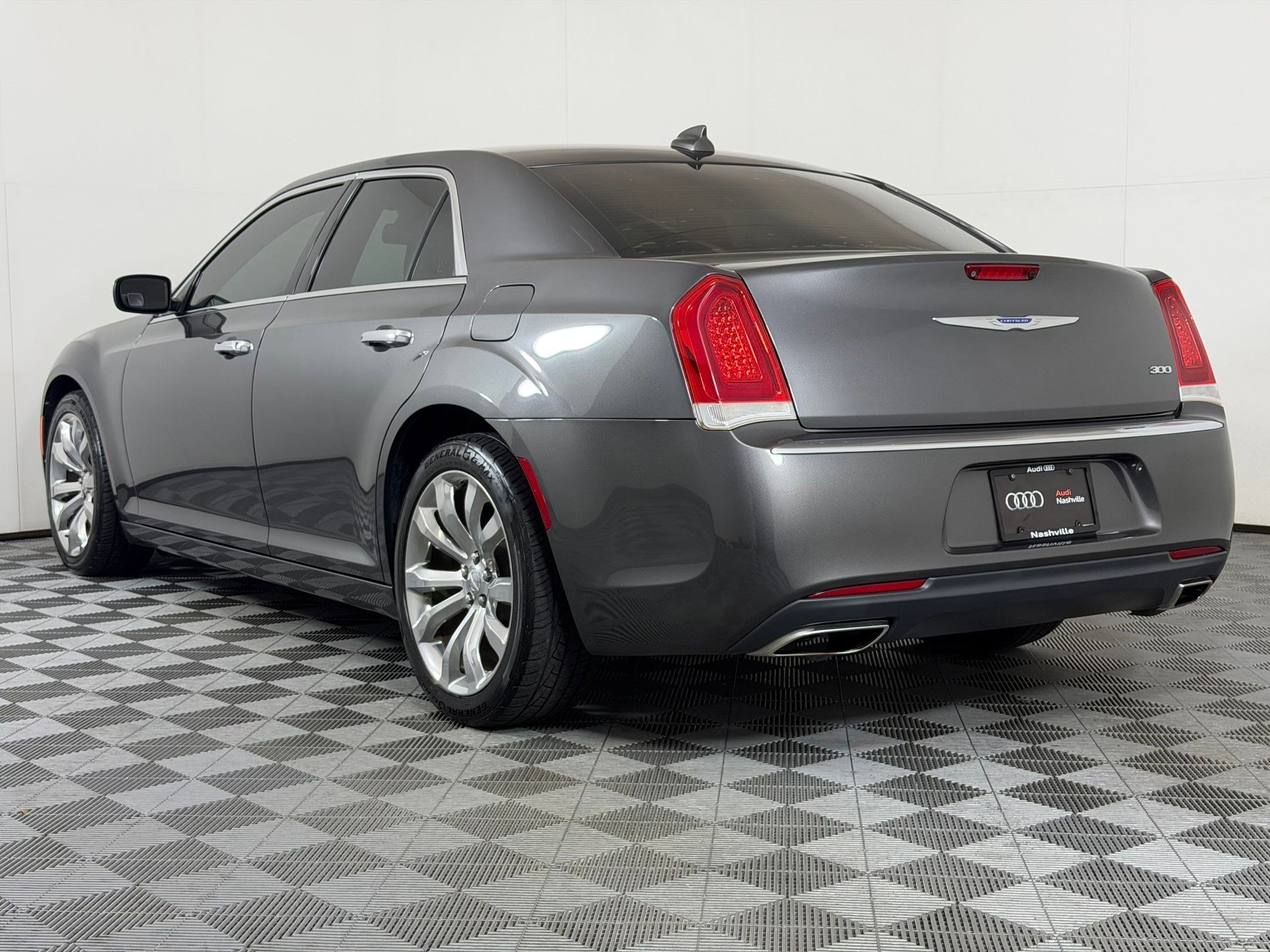 300 Limited Sedan