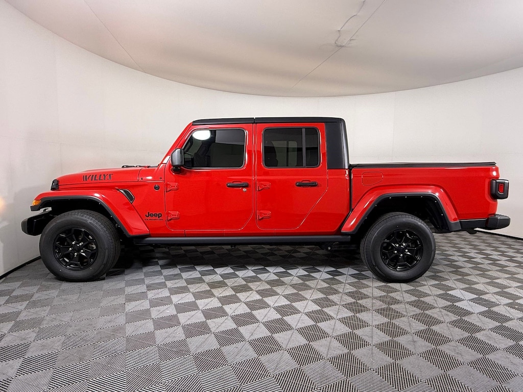 Used 2021 Jeep Gladiator Willys Truck Crew Cab
