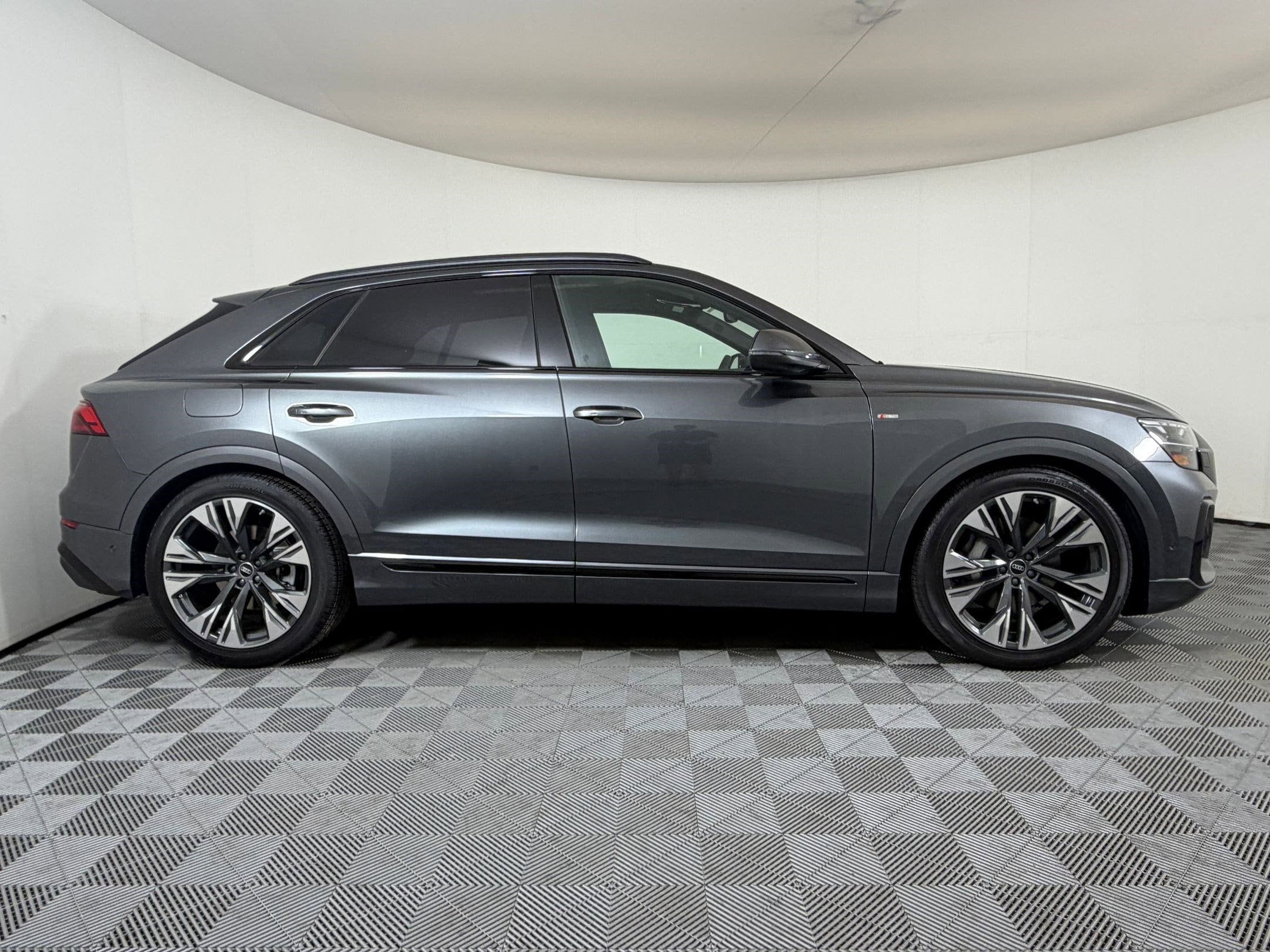 Q8 Premium Plus SUV