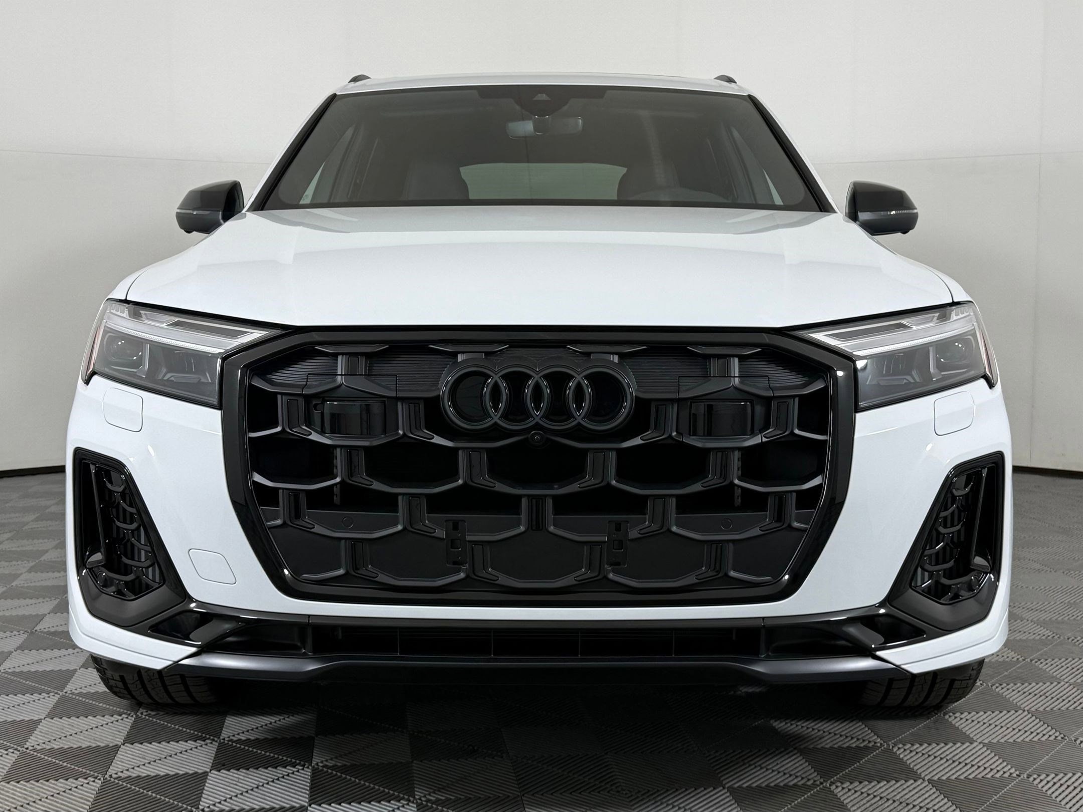 SQ7 Premium Plus SUV