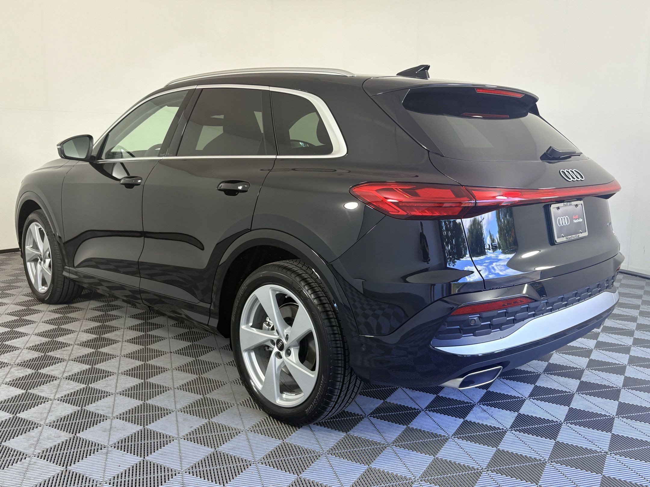 2025 Audi Q5 2.0T Prestige photo 3