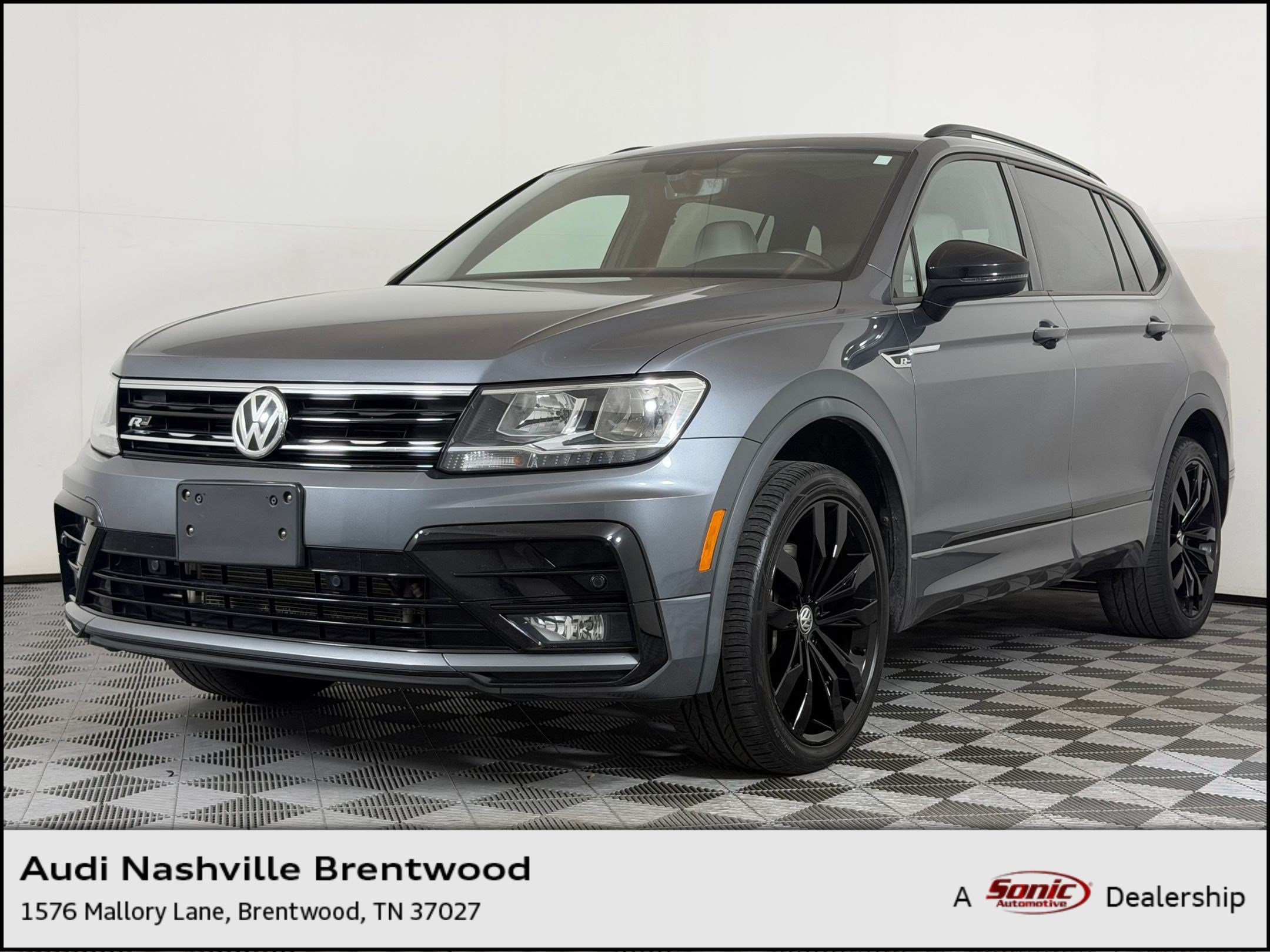 Tiguan SE R-Line Black SUV