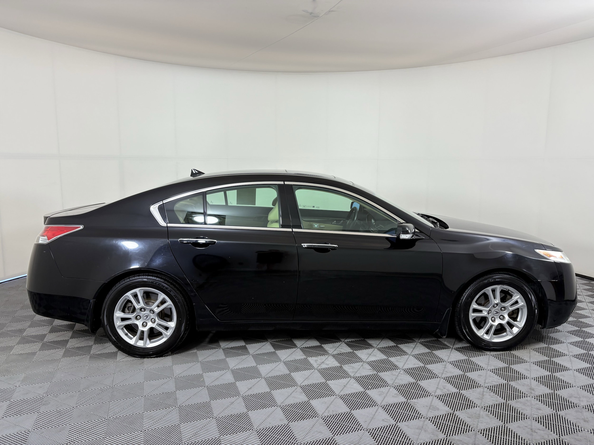 Used 2010 Acura TL Technology Package with VIN 19UUA8F51AA017645 for sale in Brentwood, TN