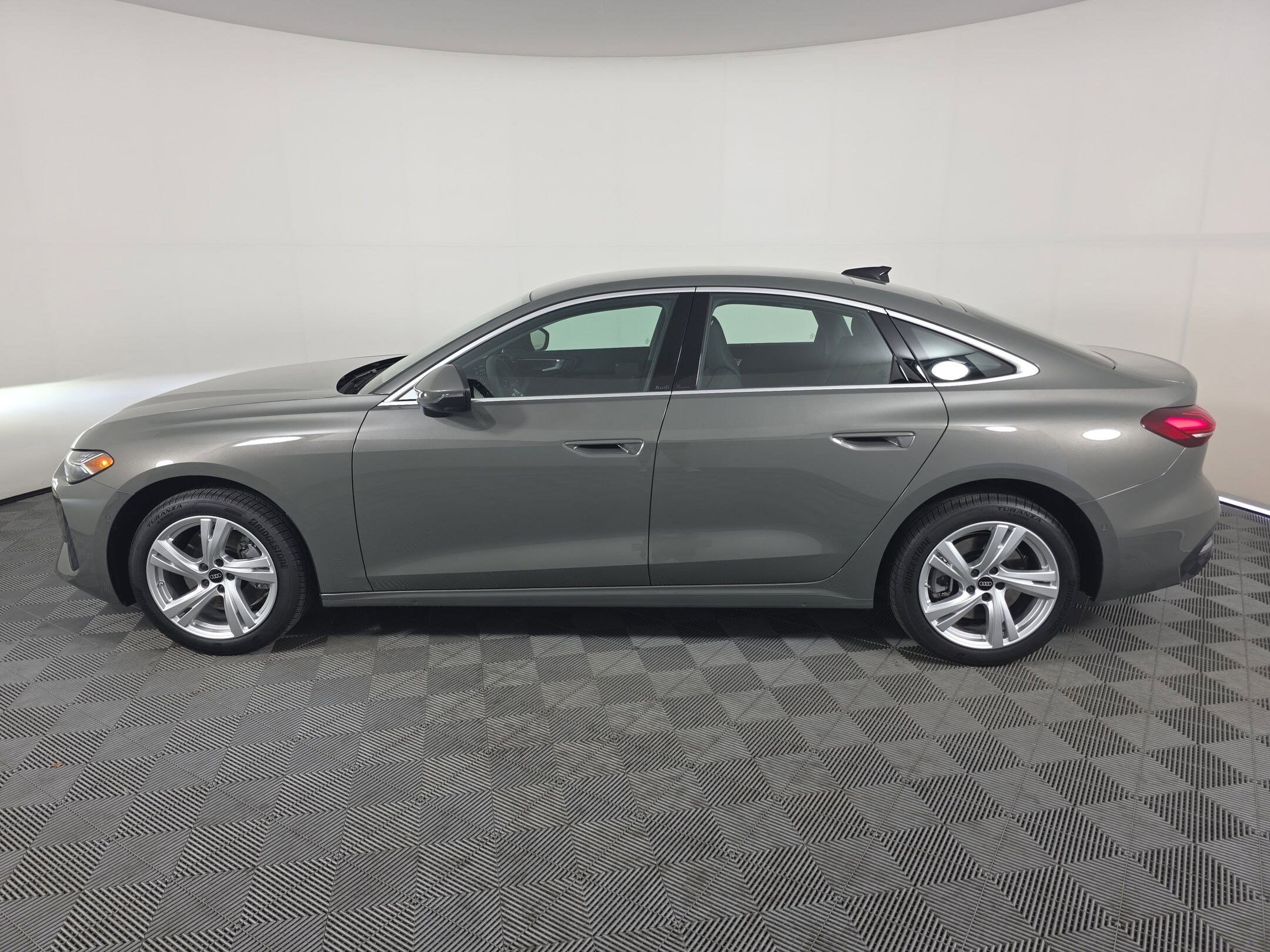 2025 Audi A5 2.0T Premium Plus photo 2