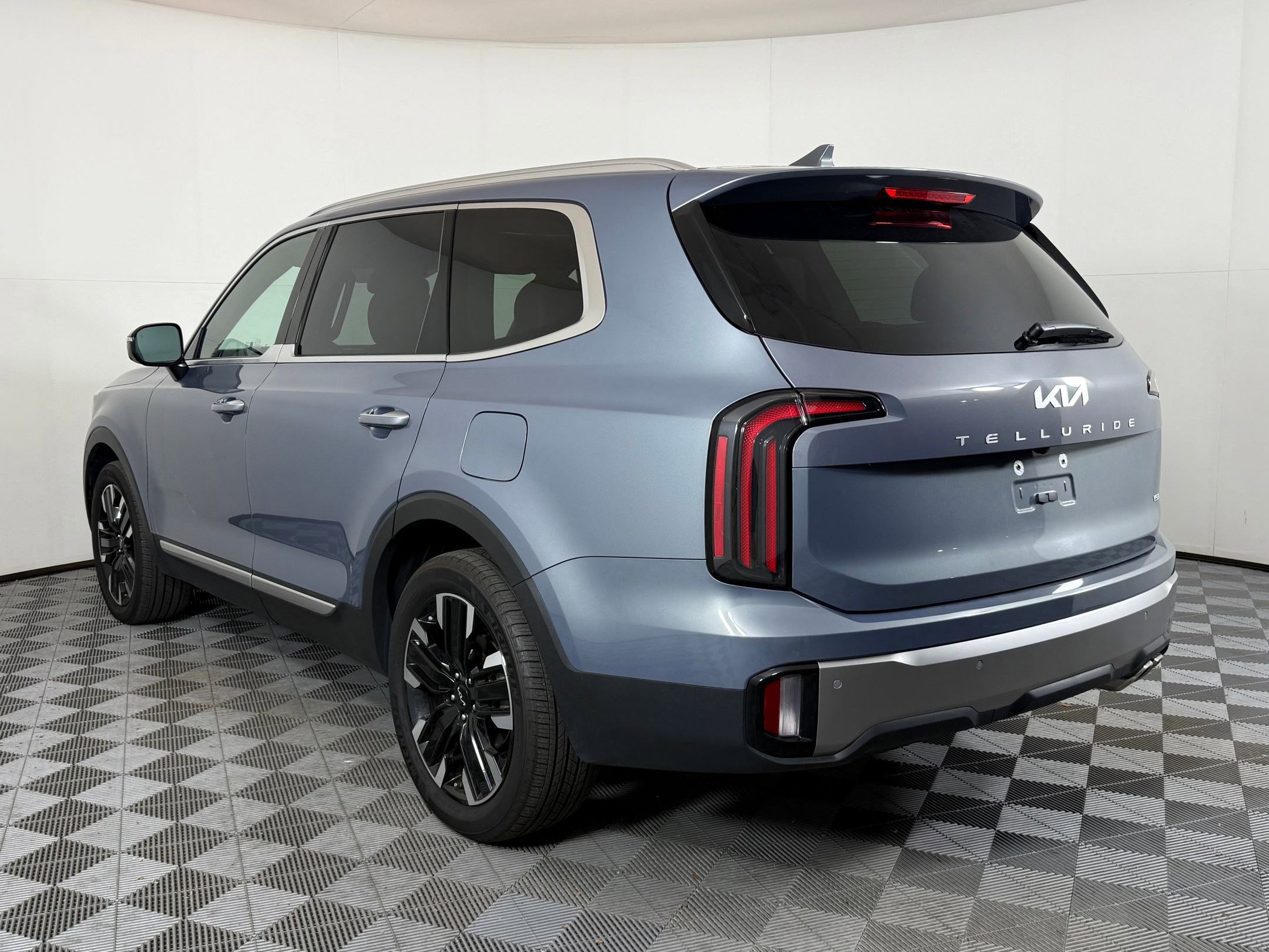 2024 Kia Telluride SX photo 3