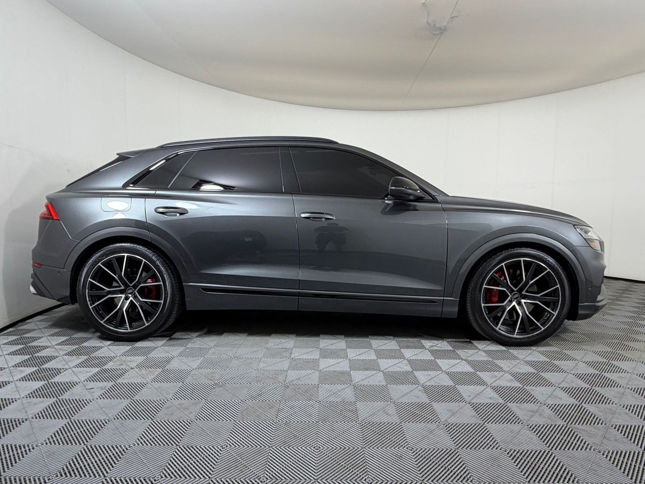 SQ8 Prestige SUV