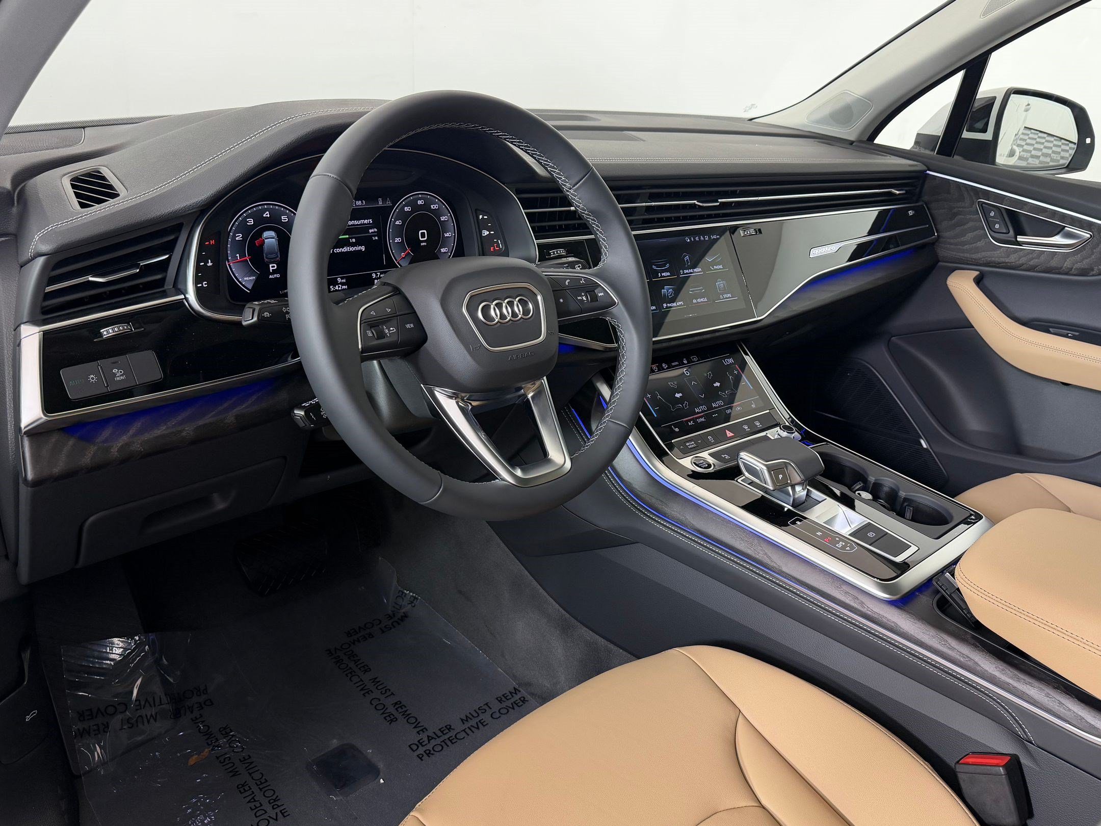 Q7 Premium Plus SUV